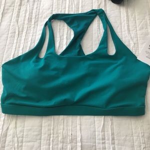Fabletics Dakota Sports Bra NWT